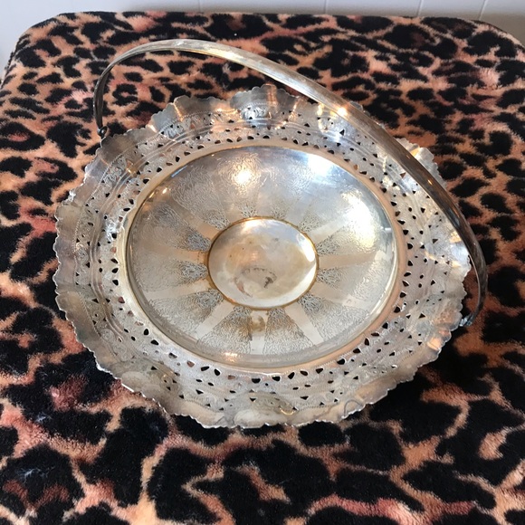 VINTAGE Silver Plated Round Bowl with fold down handle - Picture 8 of 12